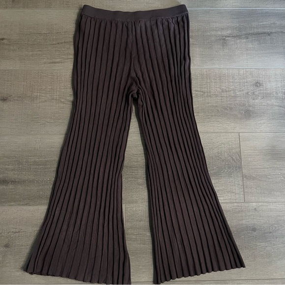 House of Harlow 1960 Mid Rise Ribbed Knit Soft Flared Pull On Brown Pants Medium - Picture 3 of 9
